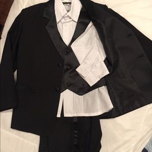 Tuxedo 4 piece